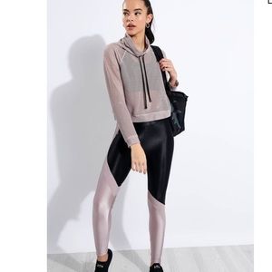 Pump Open Mesh Pullover in Alvorada